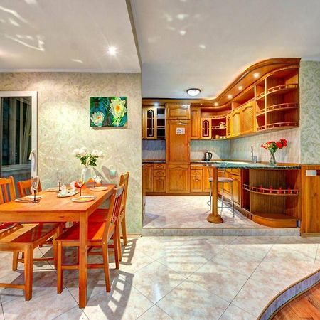 Apartments Of Bogdan Khmelnitsky Kiev Ngoại thất bức ảnh