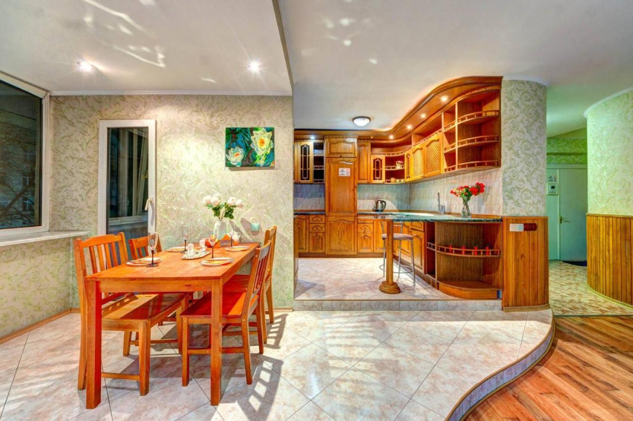 Apartments Of Bogdan Khmelnitsky Kiev Ngoại thất bức ảnh