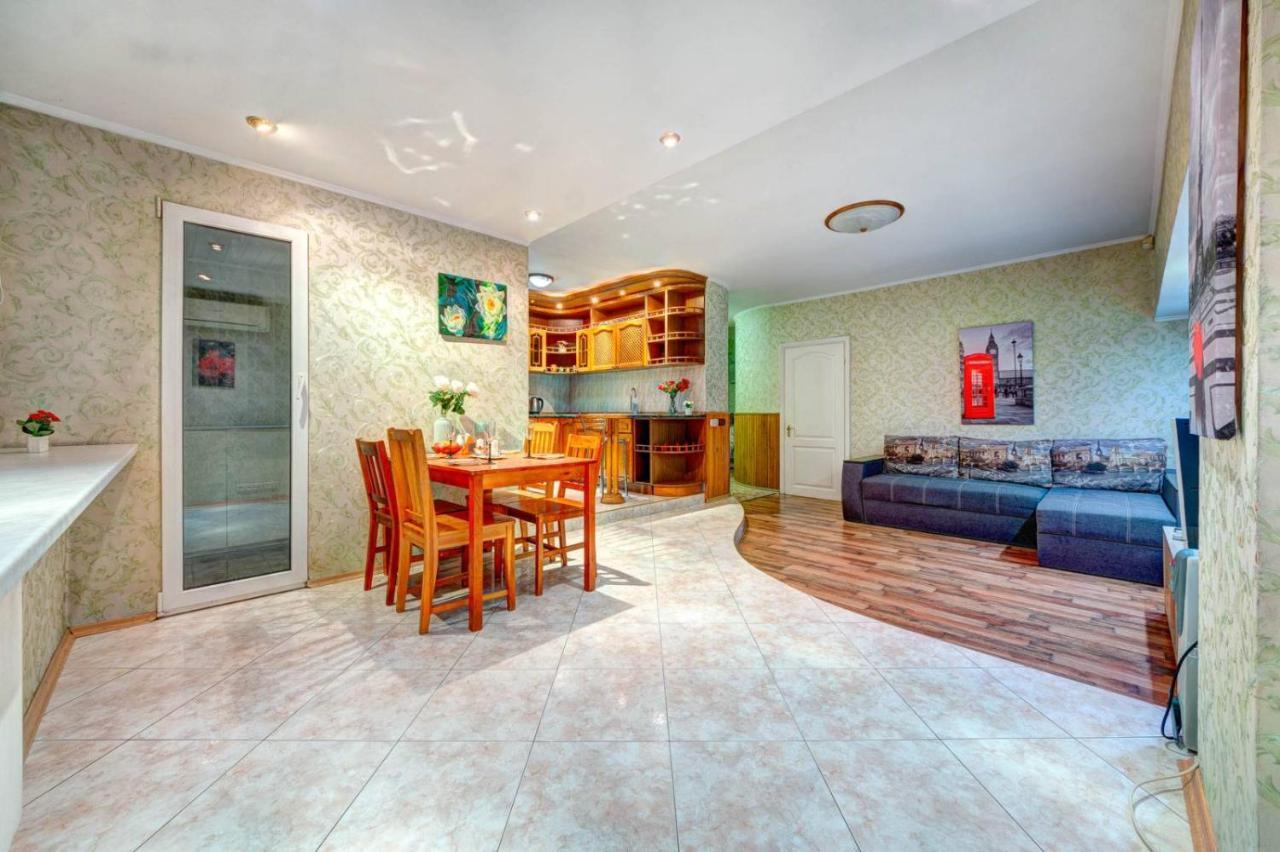 Apartments Of Bogdan Khmelnitsky Kiev Ngoại thất bức ảnh